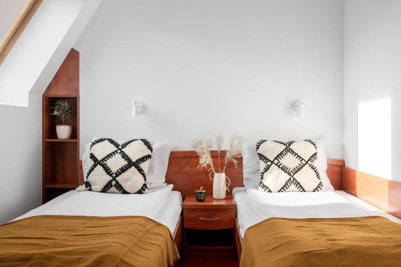 노비 타르그 Oberza Pod Roza Restauracja, Sauny, Jacuzzi B&B 외부 사진
