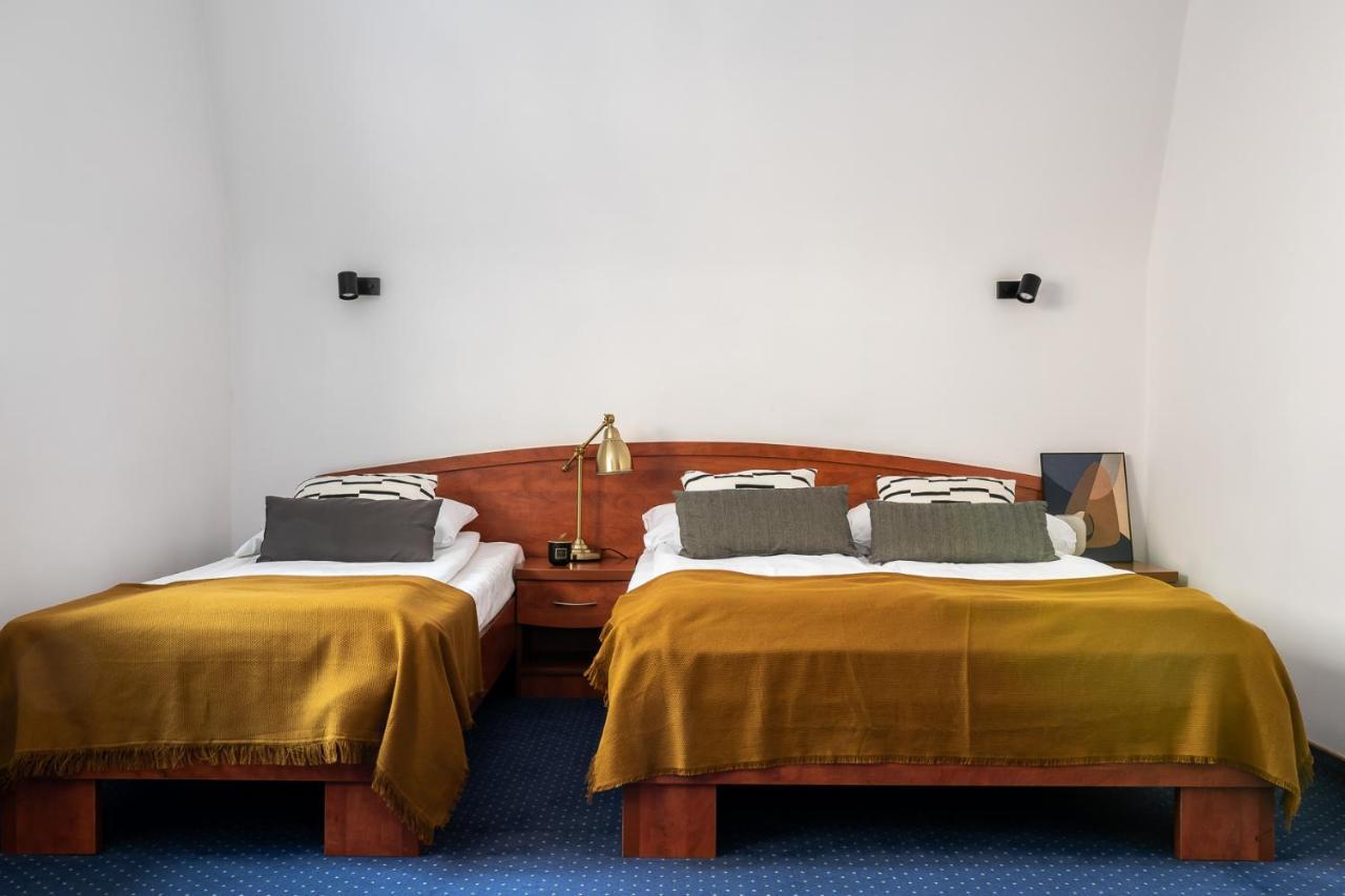 노비 타르그 Oberza Pod Roza Restauracja, Sauny, Jacuzzi B&B 외부 사진